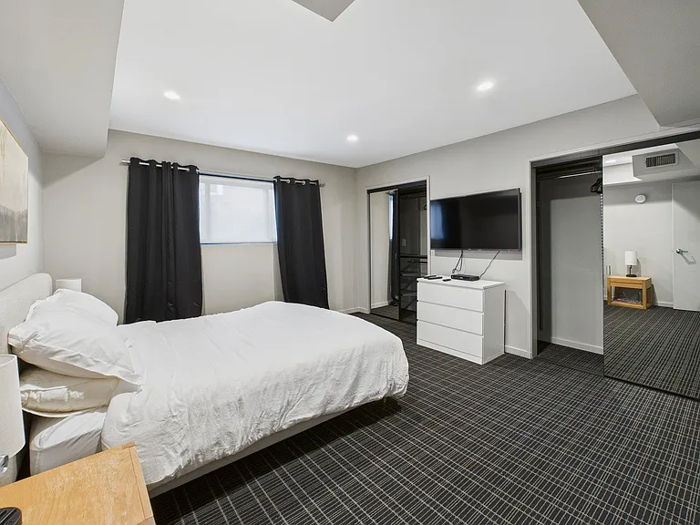 888 Hilgard — Photo 34