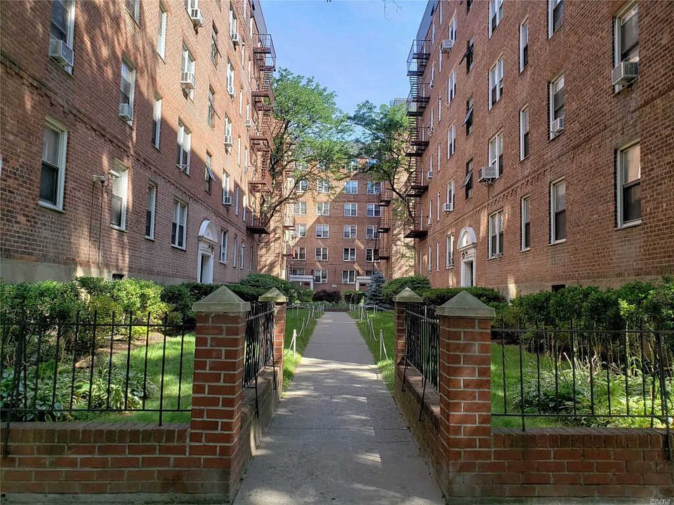 1st image of 14441 Sanford Ave APT 1C