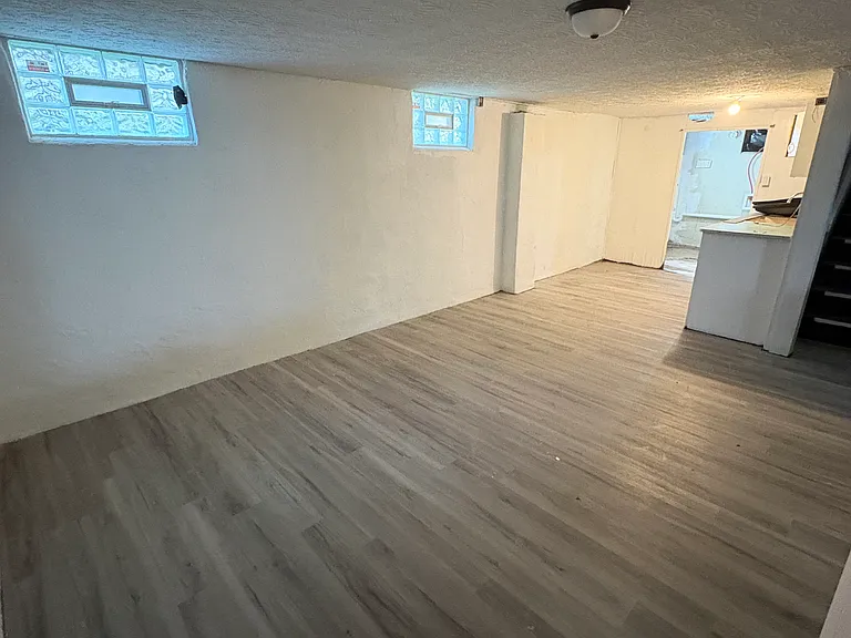 618 W Fairview Ave — Photo 8