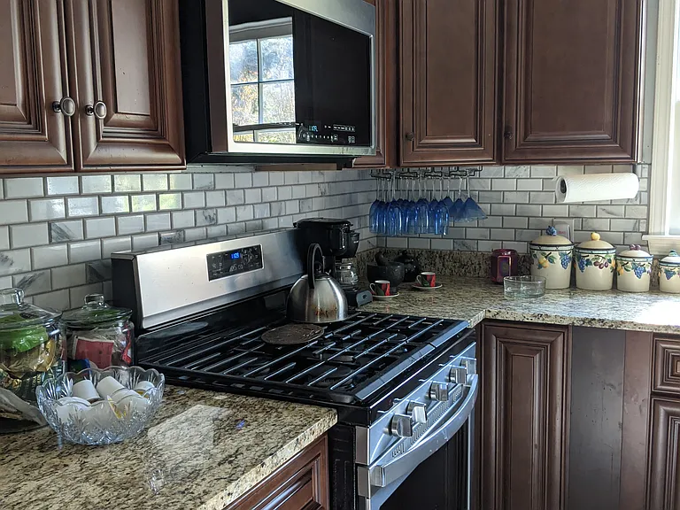 Meadow Oak Dr — Photo 4