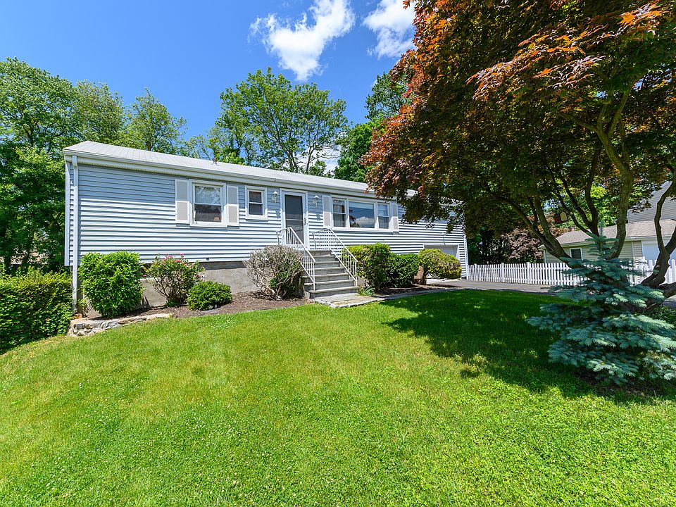 1st image of 32 Cedar Cir