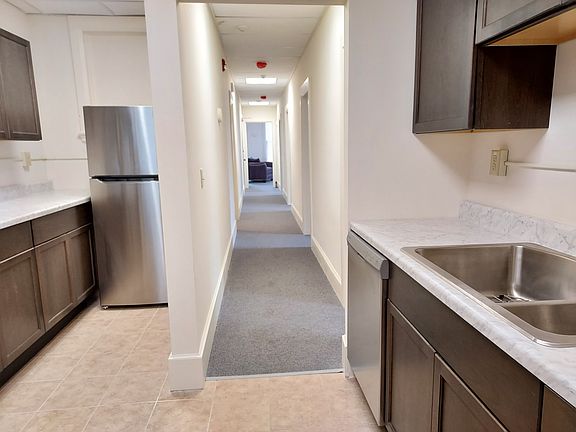 5th image of 307 Stewart Ave Unit 3