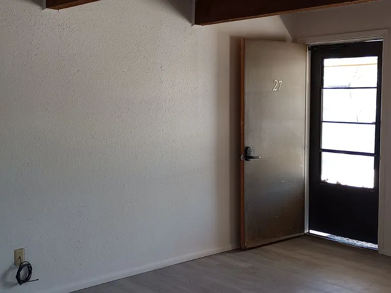 340 6th St #27 — Photo 3