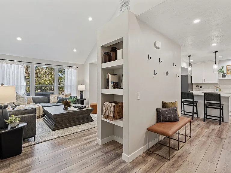 8218 S Wasatch Grove Ln — Photo 6