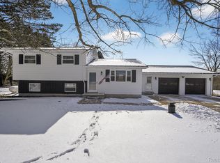 12394 Crawford Rd, Otisville, MI 48463