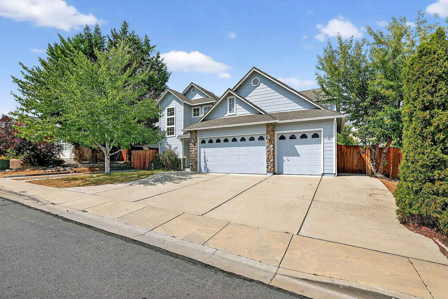 3181 Sky Country Dr photo 1