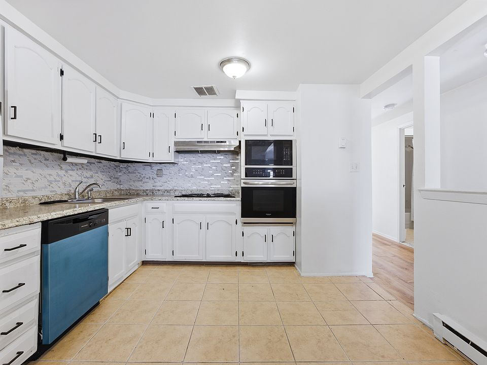 1st image of 13-27 Bell Blvd #3