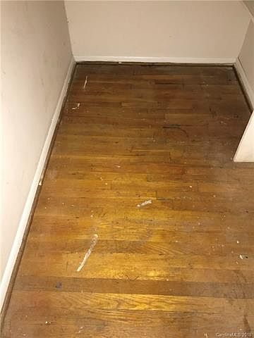 2nd image of 515 Wellingford St
