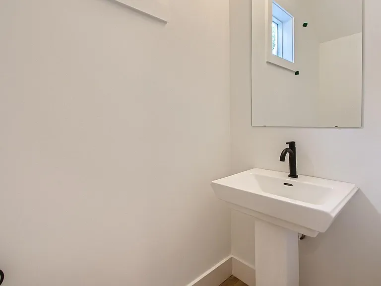 265 Riverside Dr #B — Photo 10