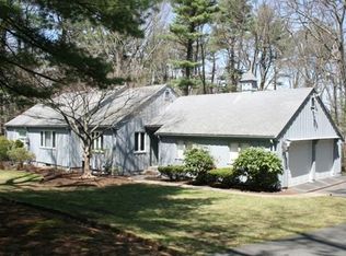 40 Grey Ln, Lynnfield, MA 01940