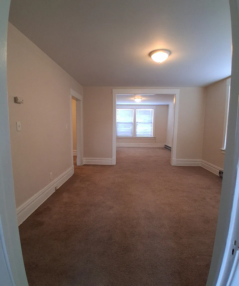 2 bed, 900 sqft, $1,100 — Photo 3