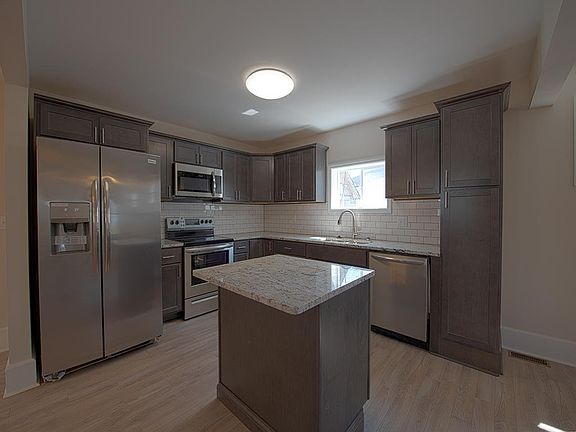 3rd image of 327 Kane St