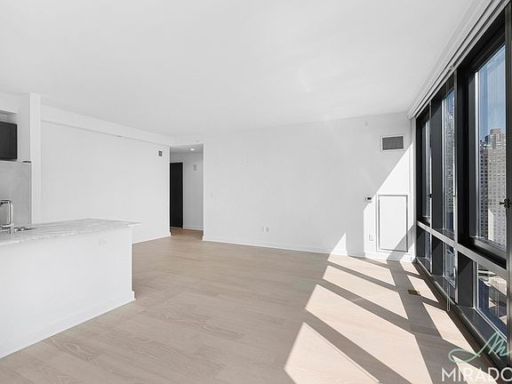 4th image of 21 W End Ave APT 3004