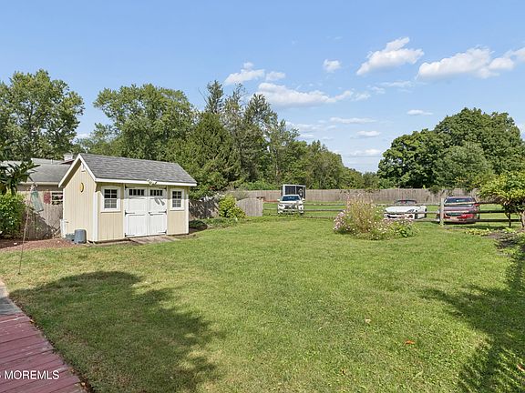 5th image of 49 Laurel Avenue