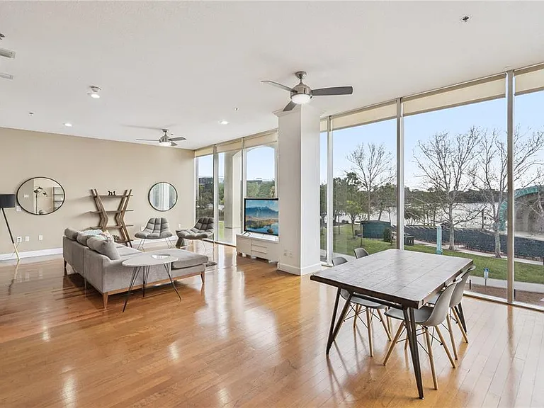 151 E Washington St #3B — Photo 8