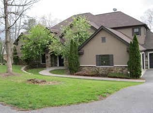 5219 Flintlock Rd, Roanoke, VA 24018