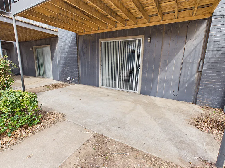 Tanglewood Apartments — Photo 22