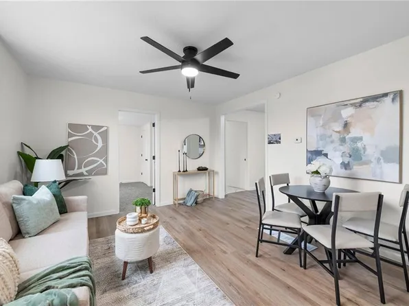309 E 2nd St, Bonner Springs, KS 66012