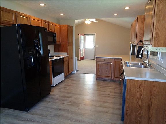 3rd image of 1204 Darcis Dr