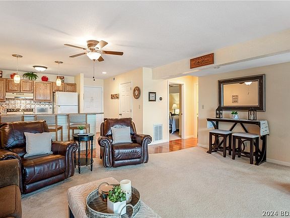 3rd image of 389 Barba Le Ln Unit 3D