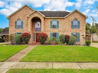 308 Willowood Dr, League City, TX 77573