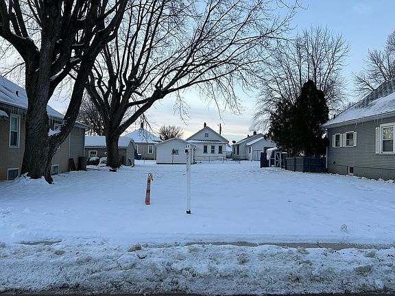 3rd image of 616 12th St