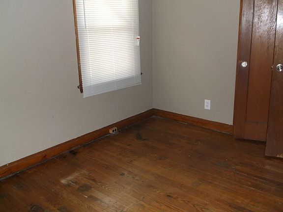 4th image of 5637 Hamilton Ave