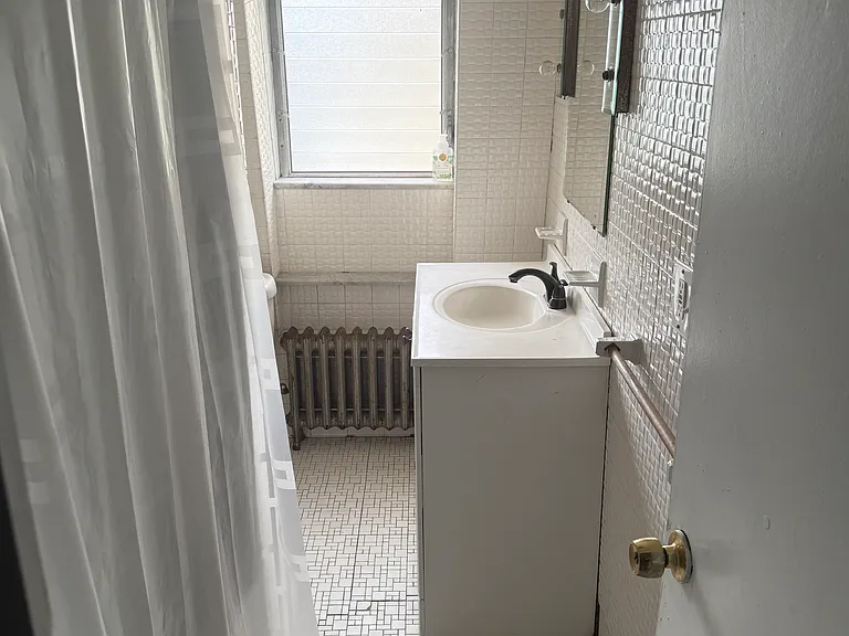 70 Rowan St #3 — Photo 9