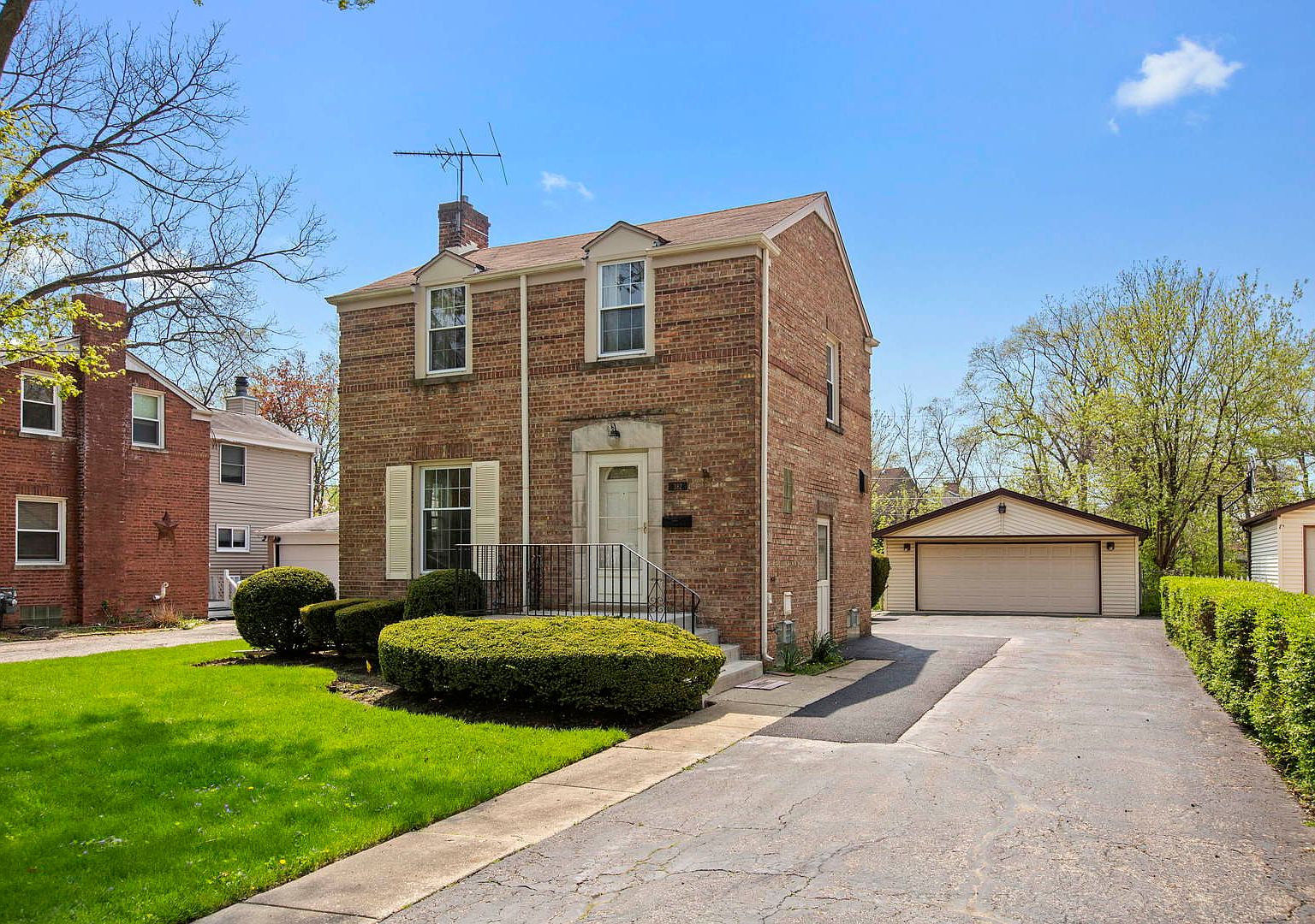 382 S Cumberland Pkwy, Des Plaines, IL 60016 Zillow