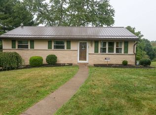 280 Overlook Dr, Beaver Falls, PA