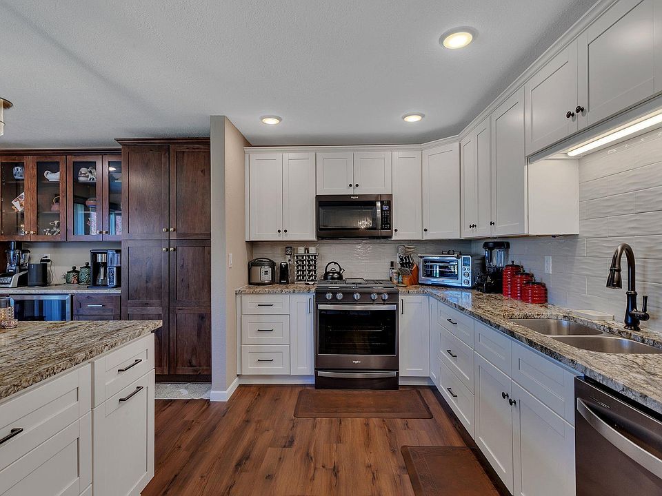 1st image of 34 Greenstone Ln