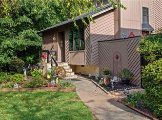 2015 Stonewood Dr, Winston Salem, NC 27103