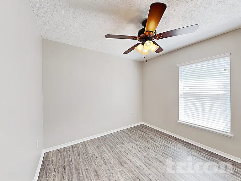 353 Comfort Dr — Photo 12