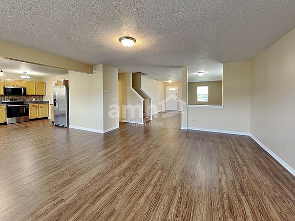4th image of 10352 Fairmont Ln