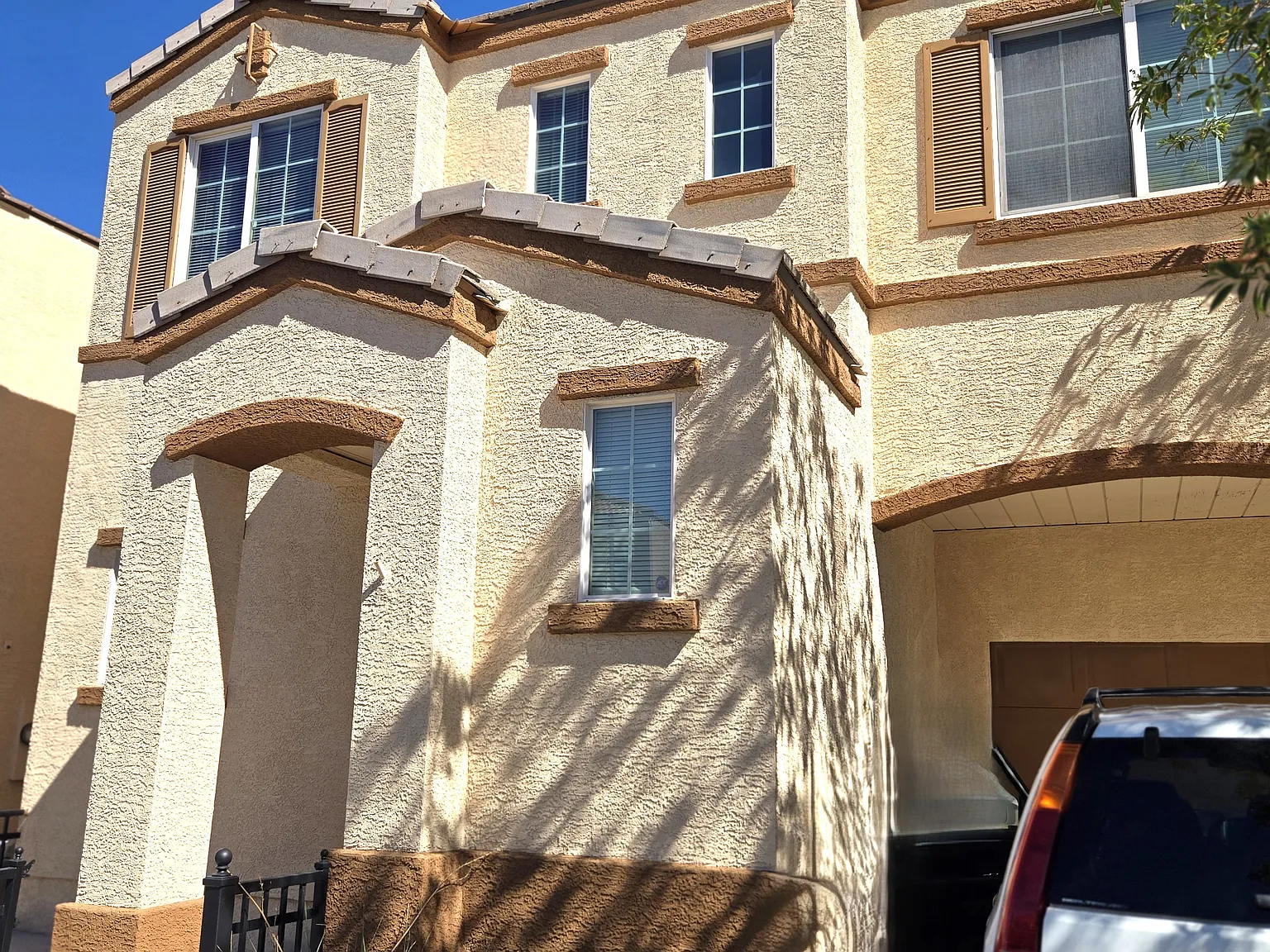 3 bed, 1230 sqft, $1,500 — Photo 1