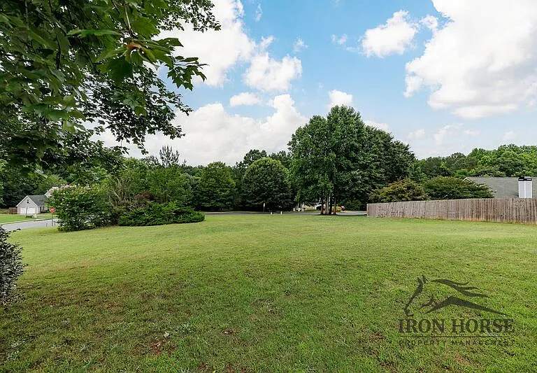 285 Finch Way — Photo 25