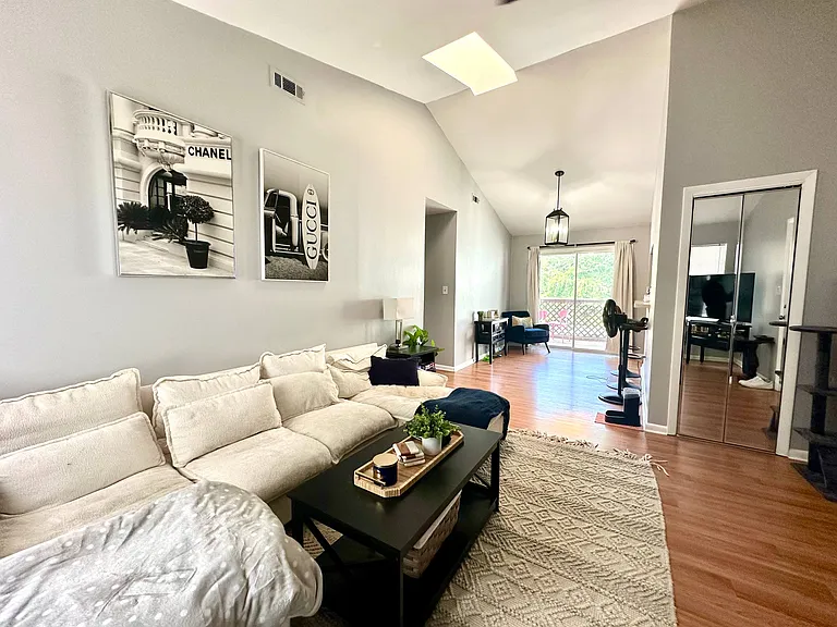 411 Sea Pointe Ct #201 — Photo 4
