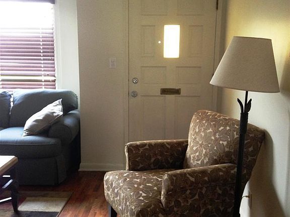 5th image of 2745 Yale St