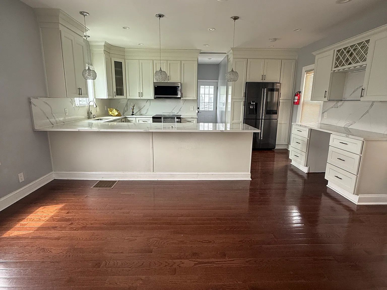 549 E 3rd Ave — Photo 2