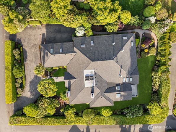 9427 NE 14th Street, Clyde Hill, WA 98004