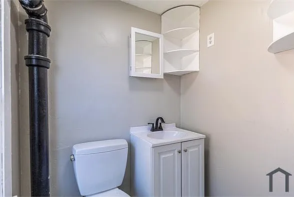 279 Adams St #C — Photo 10