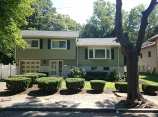 8 Hackensack Ter, Chestnut Hill, MA 02467