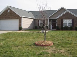 1908 Hickory Bark Dr, Fuquay Varina, NC 27526