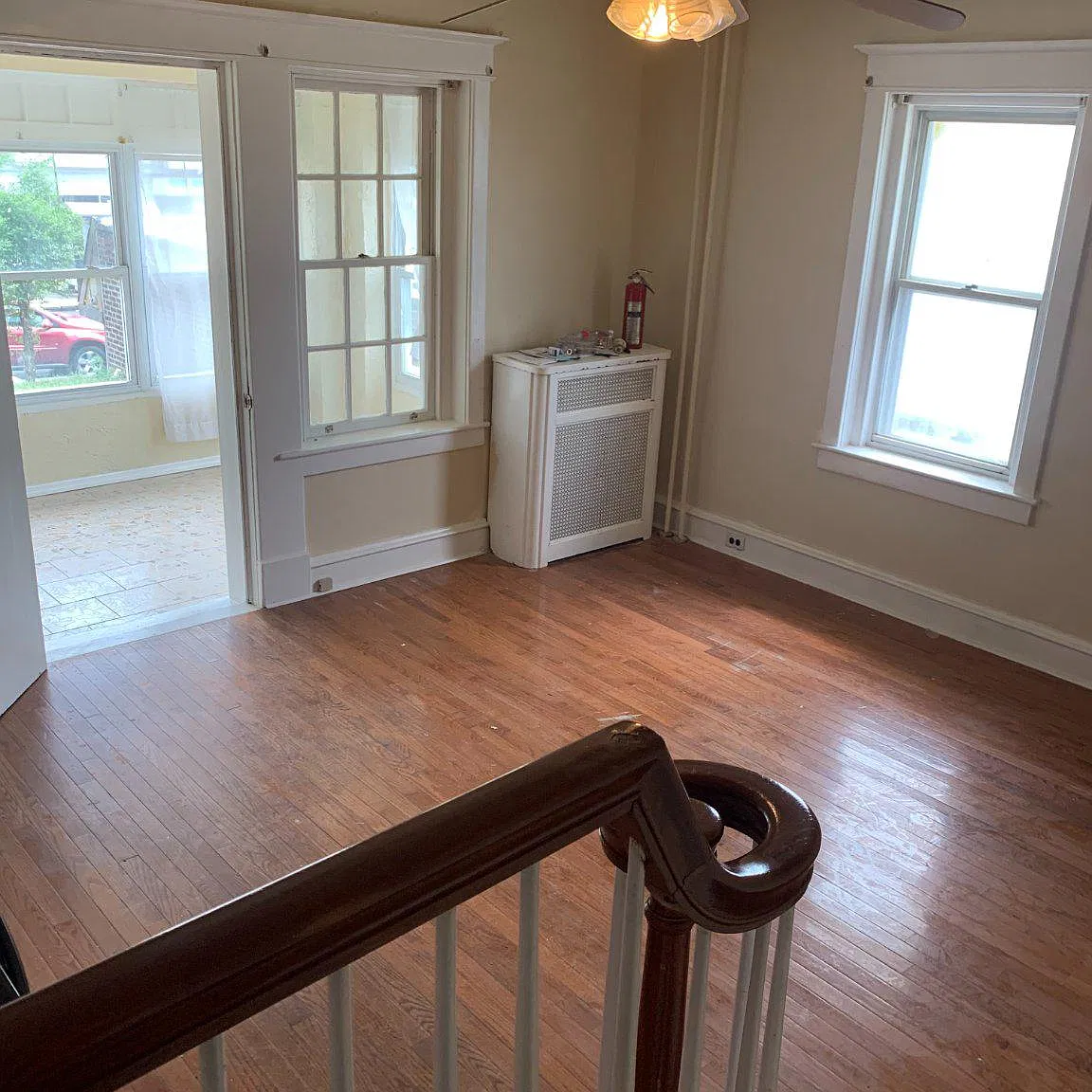 3 bed, 1.5 bath, 1460 sqft, $2,100 — Photo 2