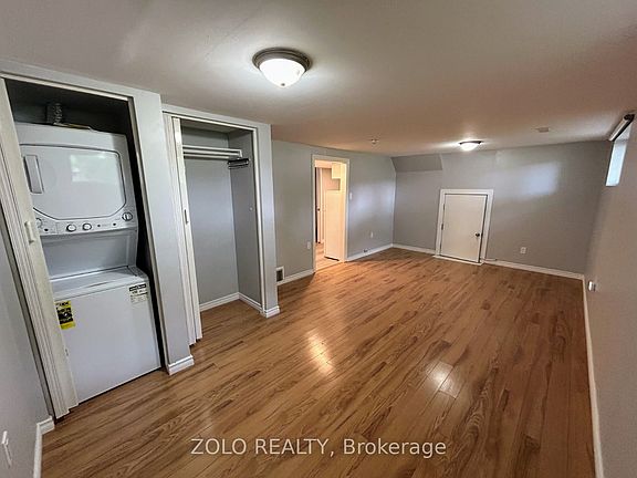 2nd image of 3 Old York Cres