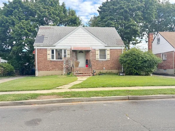 89 Chase Street, Hempstead, NY 11550