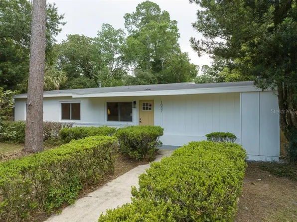 1037 NE 15th Pl, Gainesville, FL 32601