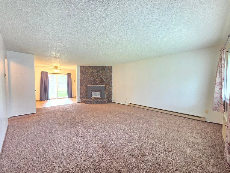 1318 S Robinhood St — Photo 2