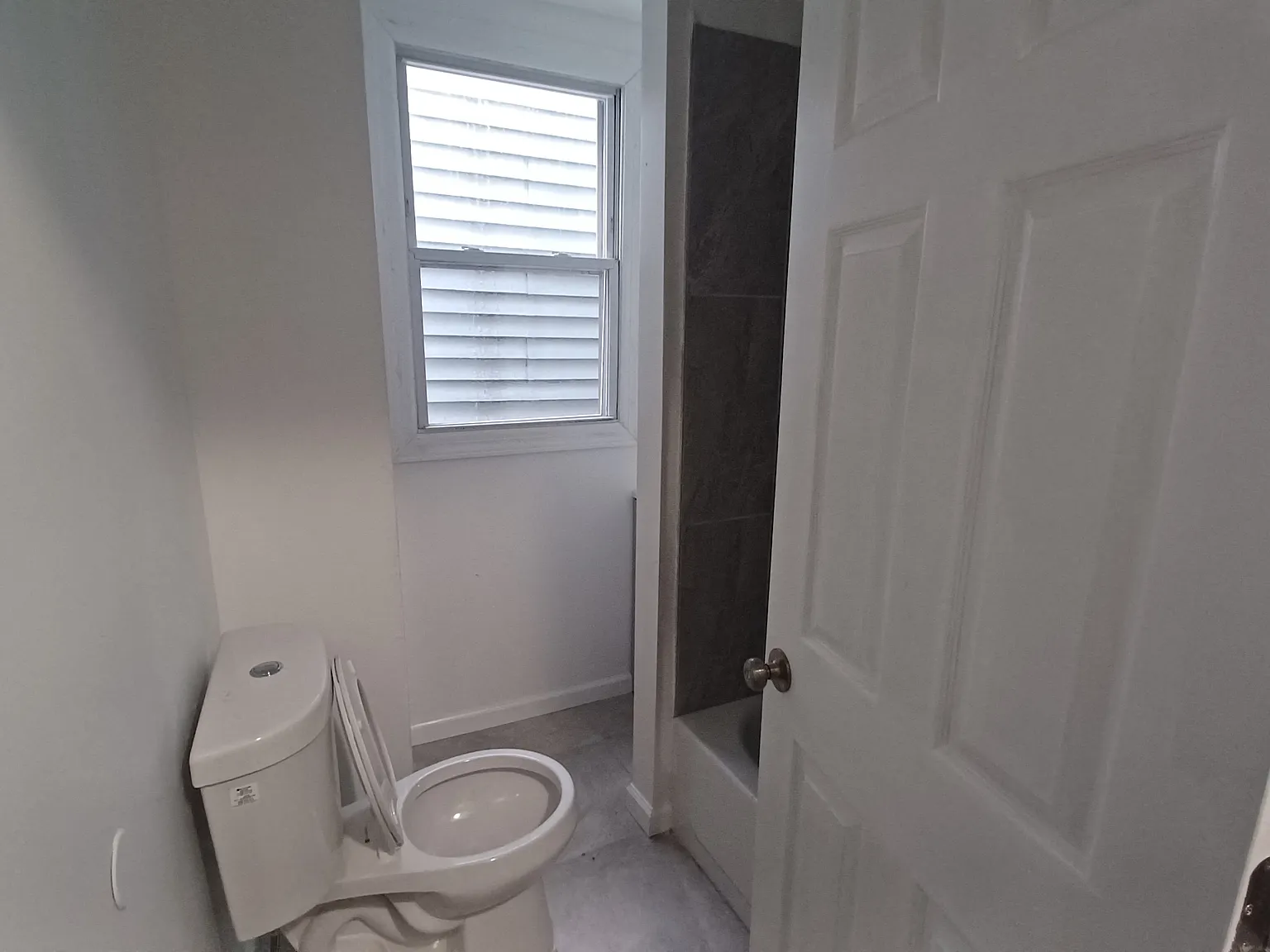 1027 Randall Street — Photo 3