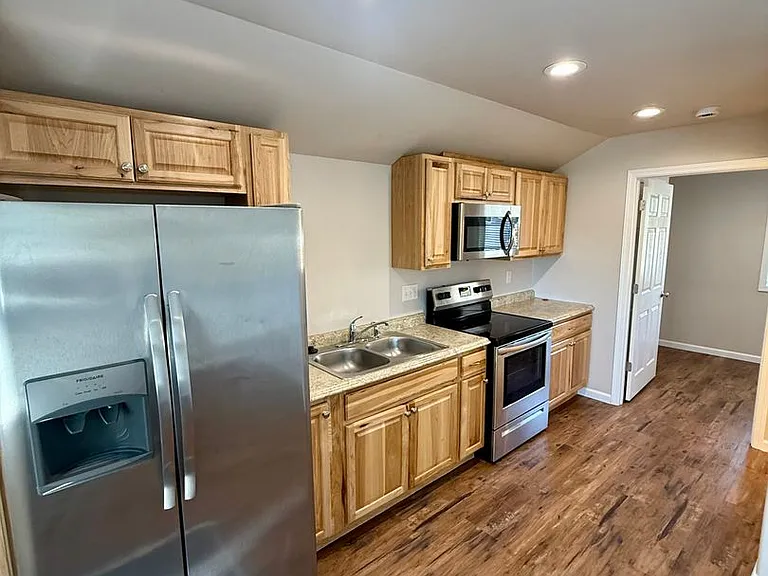 1104 Kane St — Photo 1